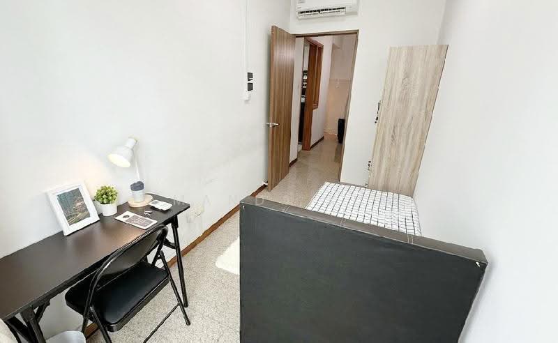 Queens, 10 Stirling Road, Alexandra / Commonwealth, Room Rental, 80 sqft, Condominium For Rent, by Amanda Kum, 500298635 - Study - PropertyGuru.com.sg