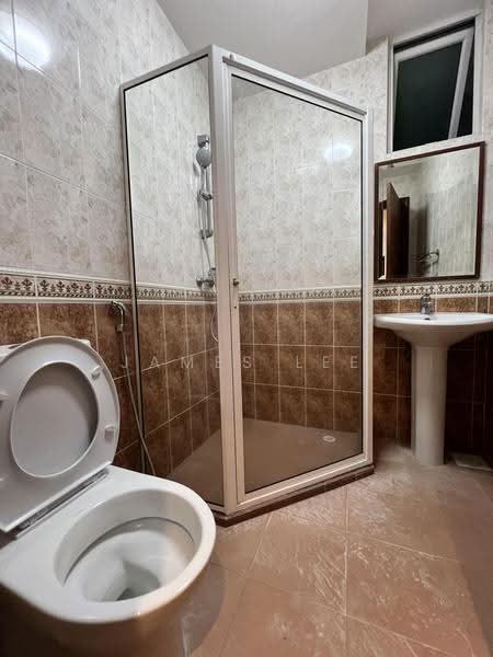 Dawn Ville, 1 Butterworth Lane, East Coast / Marine Parade, Room Rental, 40 sqft, Apartment For Rent, by James Lee, 500298663 - Bathroom - PropertyGuru.com.sg