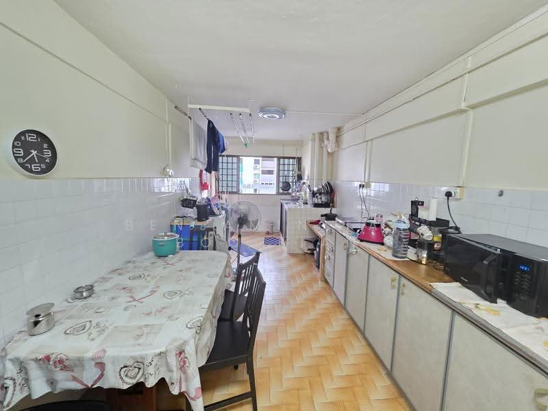 93 Bedok North Avenue 4, 93 Bedok North Avenue 4, Bedok / Upper East Coast, 3 Bedrooms, 990 sqft, HDB Flat For Sale, by Benjamin Tan Boo Tian, 500298678 - Kitchen - PropertyGuru.com.sg