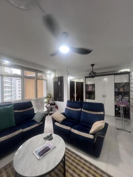 267B Compassvale Link, 267B Compassvale Link, Hougang / Punggol / Sengkang, 3 Bedrooms, 1,184 sqft, HDB Flat For Sale, by Liew Christina, 500298690 - Living Room - PropertyGuru.com.sg