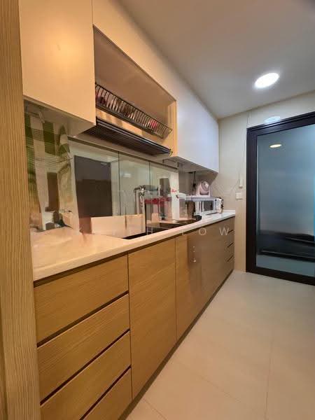 Treasure at Tampines, 31 Tampines Lane, Pasir Ris / Tampines, 4 Bedrooms, 1,335 sqft, Condominium For Sale, by Keith Low, 500298732 - Kitchen - PropertyGuru.com.sg