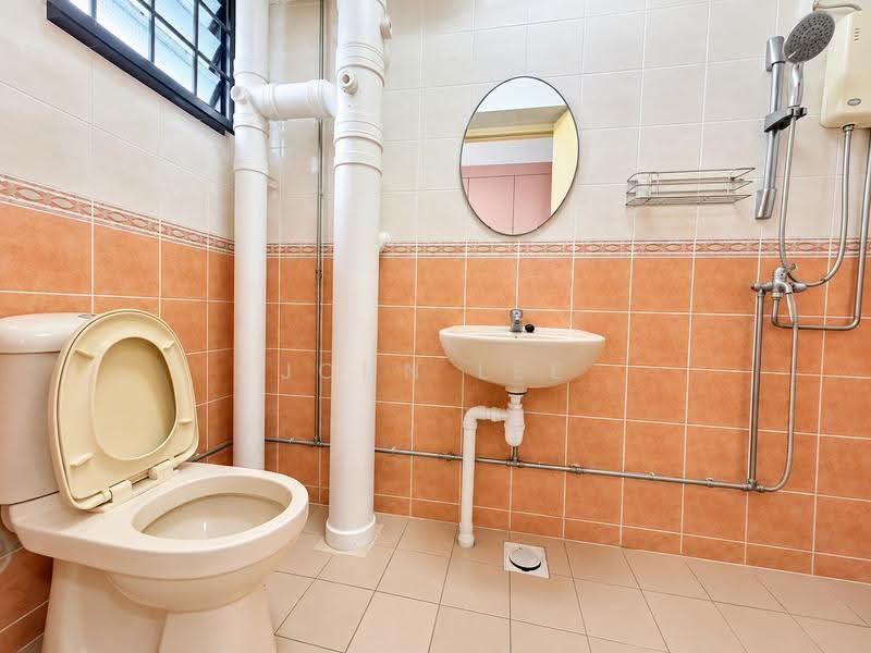 688B Choa Chu Kang Drive, 688B Choa Chu Kang Drive, Dairy Farm / Bukit Panjang / Choa Chu Kang, 3 Bedrooms, 969 sqft, HDB Flat For Sale, by John Lee, 500298764 - Bathroom - PropertyGuru.com.sg