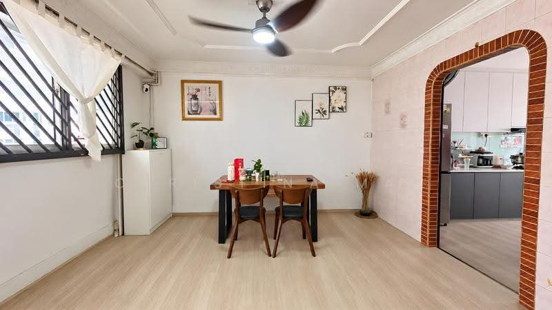 402 Fajar Road, 402 Fajar Road, Dairy Farm / Bukit Panjang / Choa Chu Kang, 3 Bedrooms, 1,119 sqft, HDB Flat For Sale, by Christina May, 500298770 - Dining Room - PropertyGuru.com.sg