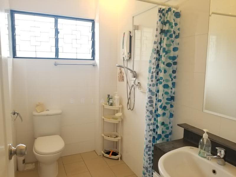 JALAN MERAH SAGA, JALAN MERAH SAGA, Tanglin / Holland / Bukit Timah, 5 Bedrooms, 2,400 sqft, Semi-Detached House For Rent, by Brian Koh, 500298806 - Bathroom - PropertyGuru.com.sg