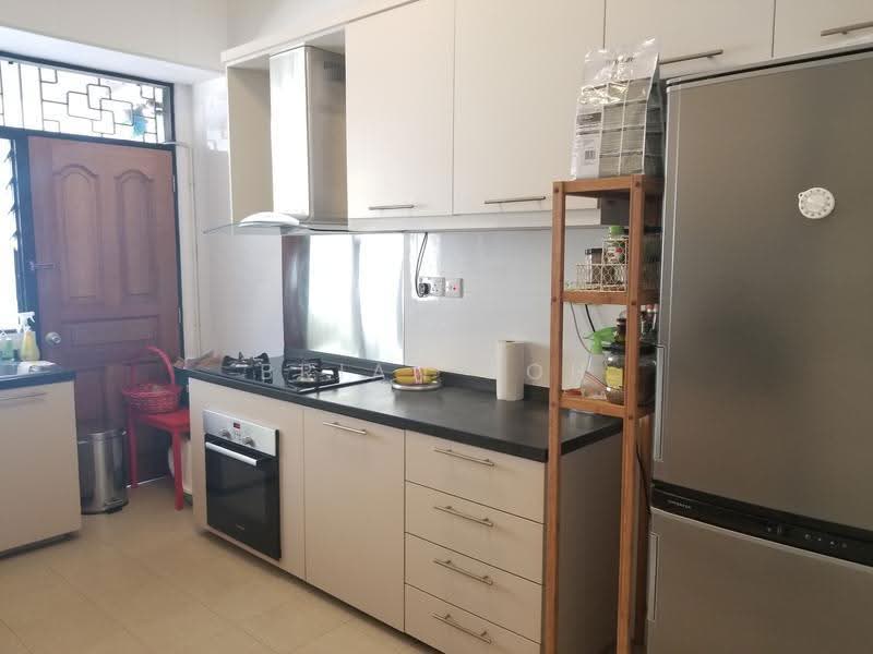 JALAN MERAH SAGA, JALAN MERAH SAGA, Tanglin / Holland / Bukit Timah, 5 Bedrooms, 2,400 sqft, Semi-Detached House For Rent, by Brian Koh, 500298806 - Kitchen - PropertyGuru.com.sg