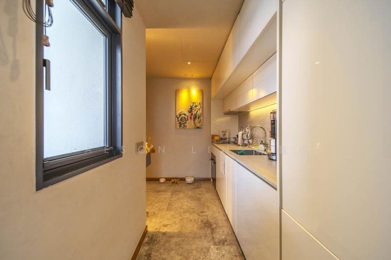 RARE Top Floor. UNBLOCKED GCB Views. $150k Designer Reno, Tanglin / Holland / Bukit Timah, 2 Bedrooms, 721 sqft, Apartment For Sale, by Jaeson Lin 林暉盛, 500298842 - Kitchen - PropertyGuru.com.sg