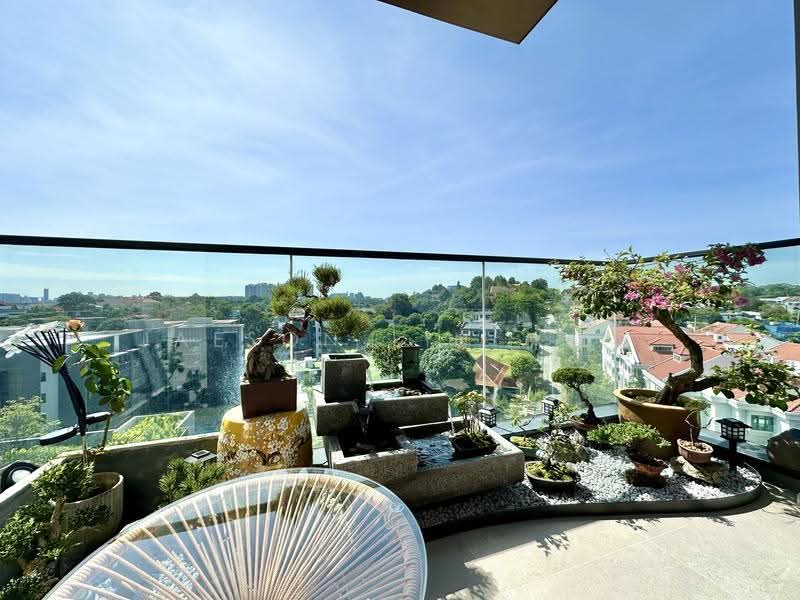 RARE Top Floor. UNBLOCKED GCB Views. $150k Designer Reno, Tanglin / Holland / Bukit Timah, 2 Bedrooms, 721 sqft, Apartment For Sale, by Jaeson Lin 林暉盛, 500298842 - Balcony - PropertyGuru.com.sg