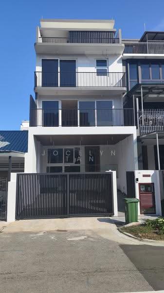 Brand New Terrace / Opera Estate / TOP Obtained !, Swan Lake Ave/ Metropole Dr/ Norma Terr / Rienzi St, East Coast / Marine Parade, 5 Bedrooms, 4,200 sqft, Terraced House For Sale, by Jocelyn Tan, 500298849 - Exterior - PropertyGuru.com.sg
