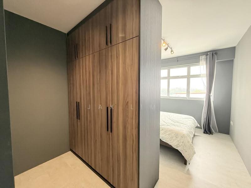 152A Bedok South Road, 152A Bedok South Road, Bedok / Upper East Coast, 3 Bedrooms, 1,001 sqft, HDB Flat For Sale, by Jax Lim, 500298862 - Master Bedroom - PropertyGuru.com.sg