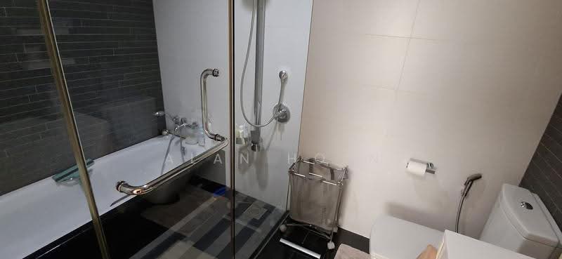 Park Infinia at Wee Nam, 2 Lincoln Road, Newton / Novena, 4 Bedrooms, 1,690 sqft, Condominium For Sale, by Alan Hoan, 500298907 - Bathroom - PropertyGuru.com.sg