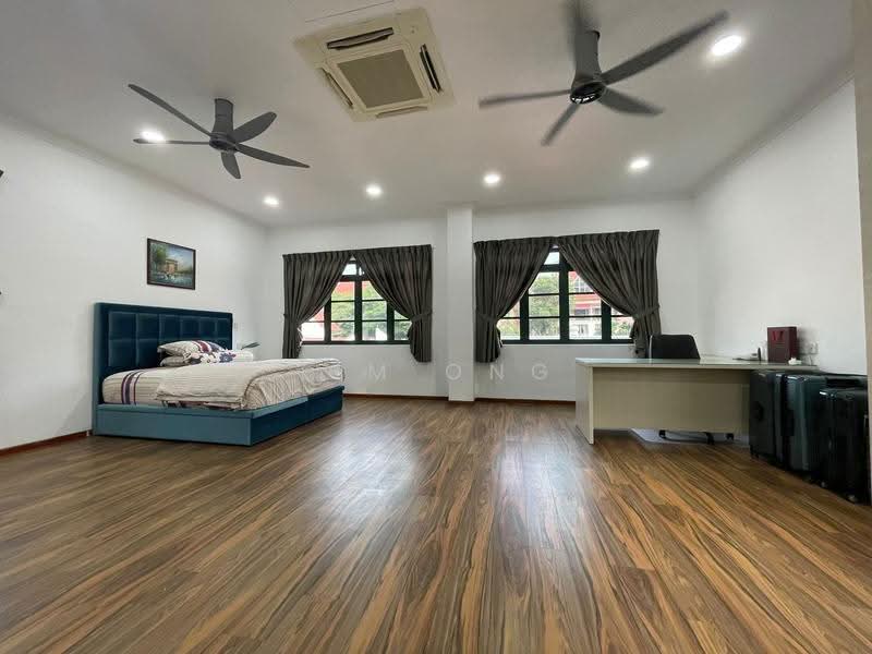 Gerald Mugliston Estate, Mugliston Gradens, Seletar / Yio Chu Kang, 5 Bedrooms, 5,200 sqft, Detached House For Rent, by Tim Ong, 500298926 - PropertyGuru.com.sg