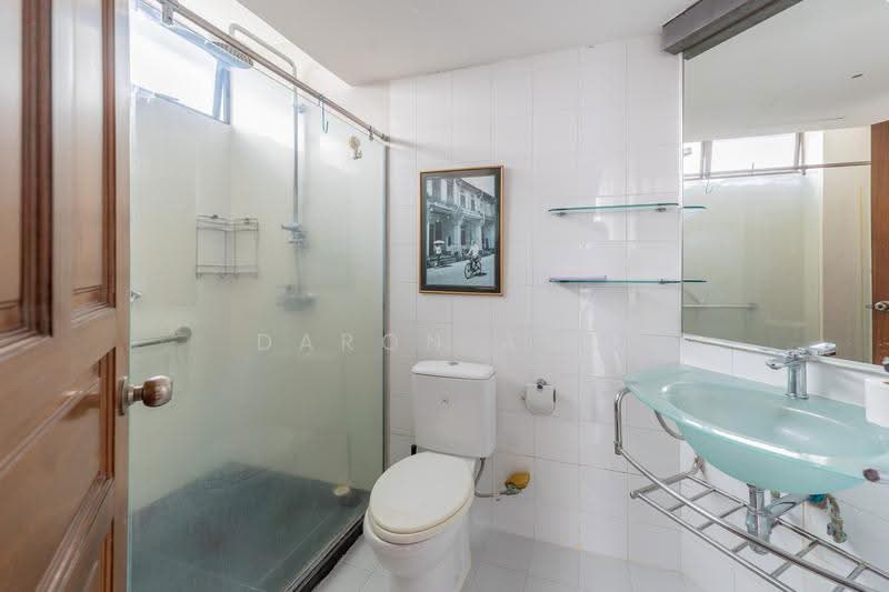 Mandarin Gardens, 7 Siglap Road, East Coast / Marine Parade, 3 Bedrooms, 1,572 sqft, Condominium For Sale, by Daron Ang, 500298999 - Bathroom - PropertyGuru.com.sg