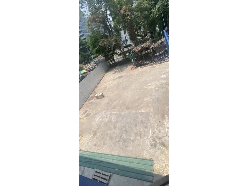 Open yard suit scaffolding storage