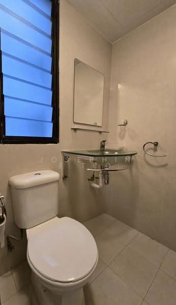 Mandarin Gardens, 7 Siglap Road, East Coast / Marine Parade, 3 Bedrooms, 1,570 sqft, Condominium For Sale, by Josephine Teo, 500299067 - Guest Bathroom - PropertyGuru.com.sg