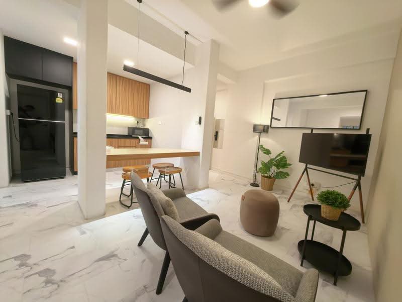 Azalea Park Condo, 2 Flora Road, Changi Airport / Changi Village, 3 Bedrooms, 900 sqft, Condominium For Rent, by Steeve Tan, 500299087 - Living Room - PropertyGuru.com.sg