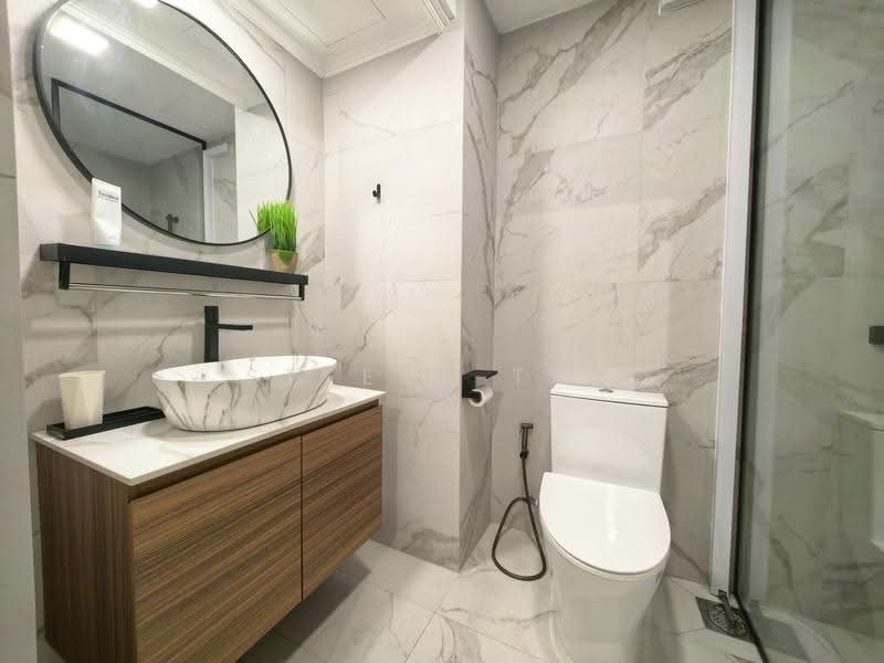 Azalea Park Condo, 2 Flora Road, Changi Airport / Changi Village, 3 Bedrooms, 900 sqft, Condominium For Rent, by Steeve Tan, 500299087 - Bathroom - PropertyGuru.com.sg