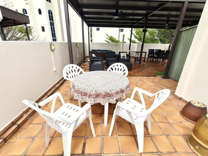Jervois Regency, 49 Jervois Road, Tanglin / Holland / Bukit Timah, 2 Bedrooms, 1,894 sqft, Condominium For Rent, by Zing Yang, 500299108 - Balcony - PropertyGuru.com.sg