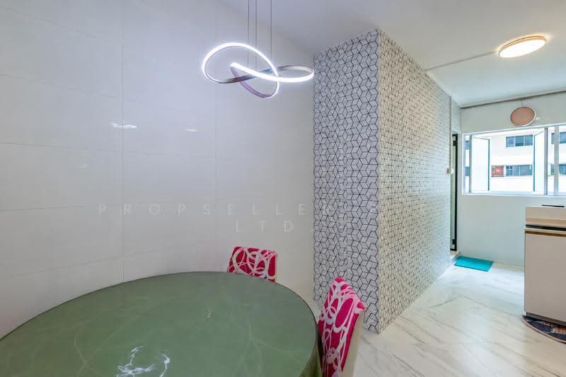 106 Teck Whye Lane, 106 Teck Whye Lane, Dairy Farm / Bukit Panjang / Choa Chu Kang, 2 Bedrooms, 786 sqft, HDB Flat For Sale, by ADNIX LIU, 500299123 - Dining Room - PropertyGuru.com.sg