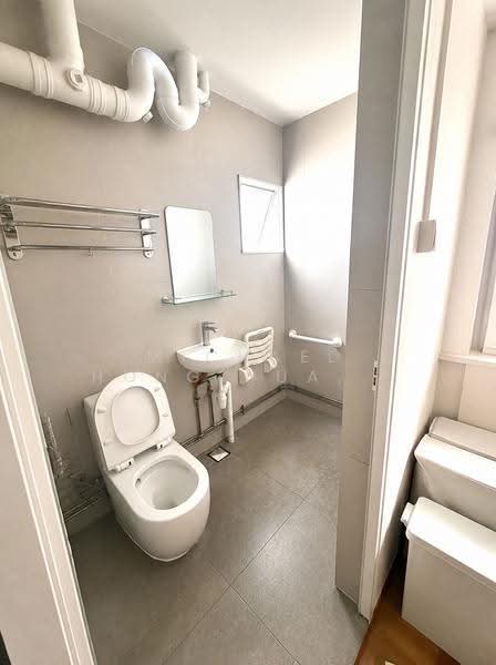 222 Ang Mo Kio Avenue 1, 222 Ang Mo Kio Avenue 1, Ang Mo Kio / Bishan / Thomson, 4 Bedrooms, 1,367 sqft, HDB Flat For Sale, by Michael Hong GuangYuan, 500299162 - Master Bathroom - PropertyGuru.com.sg