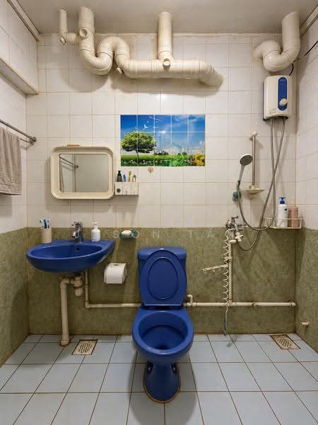 223D Compassvale Walk, 223D Compassvale Walk, Hougang / Punggol / Sengkang, 3 Bedrooms, 1,097 sqft, HDB Flat For Sale, by Jason Tan, 500299178 - Bathroom - PropertyGuru.com.sg