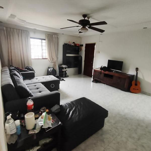 11 Eunos Crescent, 11 Eunos Crescent, Eunos / Geylang / Paya Lebar, 3 Bedrooms, 979 sqft, HDB Flat For Sale, by Ho Irean, 500299184 - Living Room - PropertyGuru.com.sg