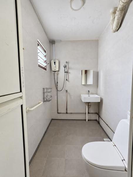 861 Yishun Avenue 4, 861 Yishun Avenue 4, Sembawang / Yishun, 3 Bedrooms, 1,130 sqft, HDB Flat For Sale, by Vincent Lam, 500299224 - PropertyGuru.com.sg