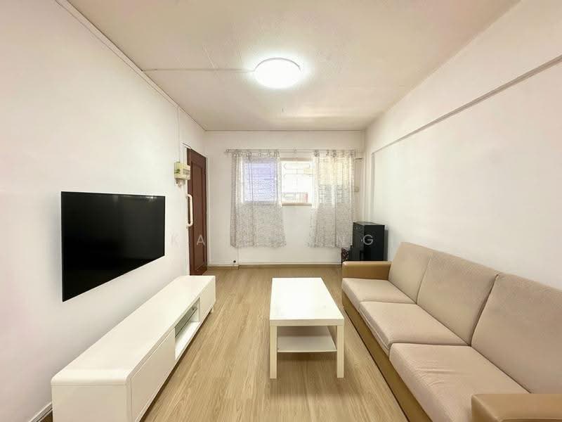 339 Jurong East Avenue 1, 339 Jurong East Avenue 1, Boon Lay / Jurong / Tuas, 2 Bedrooms, 796 sqft, HDB Flat For Sale, by Kaili Ong, 500299322 - Living Room - PropertyGuru.com.sg