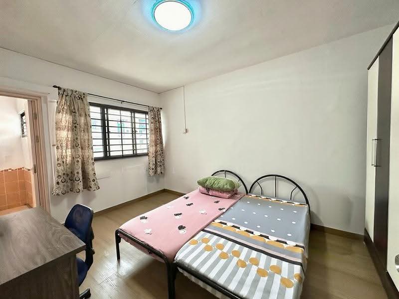339 Jurong East Avenue 1, 339 Jurong East Avenue 1, Boon Lay / Jurong / Tuas, 2 Bedrooms, 796 sqft, HDB Flat For Sale, by Kaili Ong, 500299322 - Bedroom - PropertyGuru.com.sg