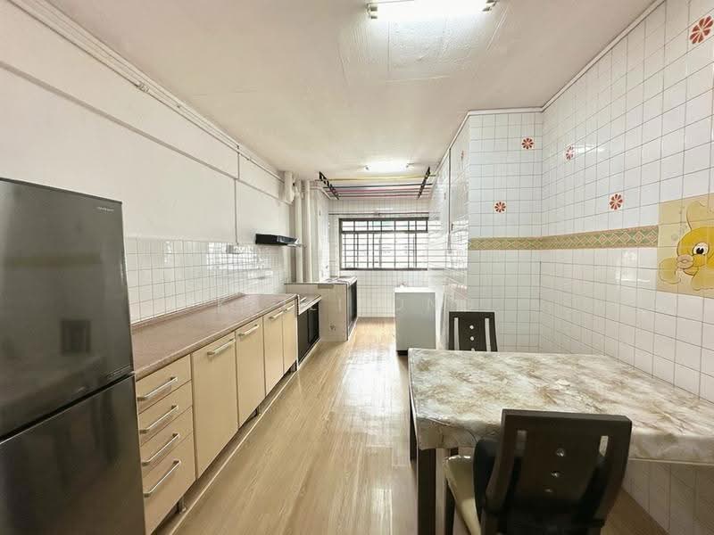 339 Jurong East Avenue 1, 339 Jurong East Avenue 1, Boon Lay / Jurong / Tuas, 2 Bedrooms, 796 sqft, HDB Flat For Sale, by Kaili Ong, 500299322 - Kitchen - PropertyGuru.com.sg