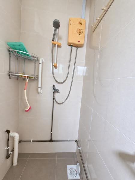 526 Serangoon North Avenue 4, 526 Serangoon North Avenue 4, Hougang / Punggol / Sengkang, Room Rental, 98 sqft, HDB Flat For Rent, by Kimberly Tang, 500299349 - Bathroom - PropertyGuru.com.sg