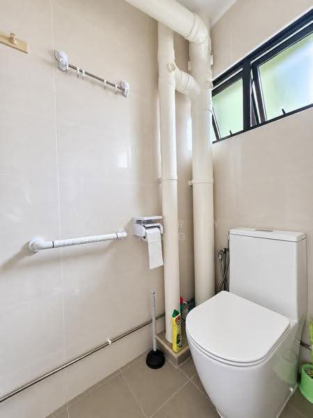 526 Serangoon North Avenue 4, 526 Serangoon North Avenue 4, Hougang / Punggol / Sengkang, Room Rental, 98 sqft, HDB Flat For Rent, by Kimberly Tang, 500299349 - Bathroom - PropertyGuru.com.sg
