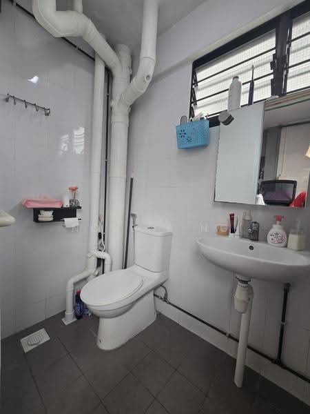 266 Bukit Batok East Avenue 4, 266 Bukit Batok East Avenue 4, Dairy Farm / Bukit Panjang / Choa Chu Kang, 3 Bedrooms, 904 sqft, HDB Flat For Sale, by Novene Ng, 500299387 - PropertyGuru.com.sg