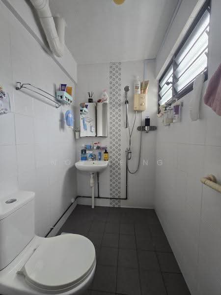 266 Bukit Batok East Avenue 4, 266 Bukit Batok East Avenue 4, Dairy Farm / Bukit Panjang / Choa Chu Kang, 3 Bedrooms, 904 sqft, HDB Flat For Sale, by Novene Ng, 500299387 - PropertyGuru.com.sg