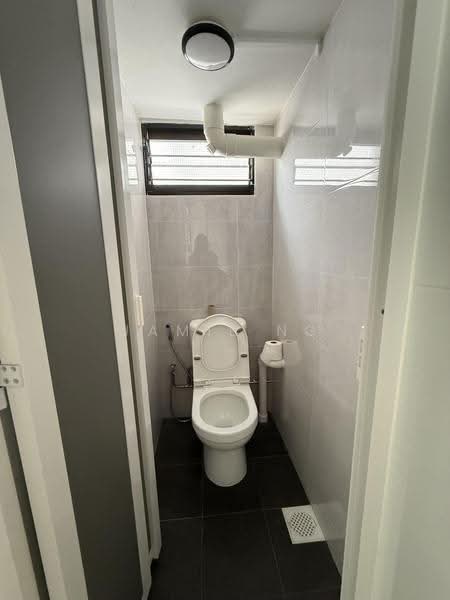 162 Mei Ling Street, 162 Mei Ling Street, Alexandra / Commonwealth, 3 Bedrooms, 710 sqft, HDB Flat For Rent, by Jamie Ng, 500299461 - Bathroom - PropertyGuru.com.sg