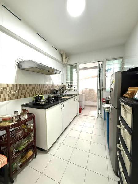 662B Edgedale Plains, 662B Edgedale Plains, Hougang / Punggol / Sengkang, 3 Bedrooms, 990 sqft, HDB Flat For Sale, by James Tan, 500299553 - Kitchen - PropertyGuru.com.sg
