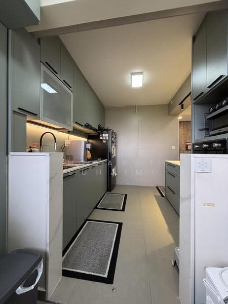 Kitchen/Service Balcony