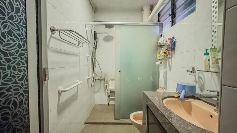 110 Whampoa Road, 110 Whampoa Road, Balestier / Toa Payoh, Room Rental, 200 sqft, HDB Flat For Rent, by Blven Chan, 500299618 - Bathroom - PropertyGuru.com.sg
