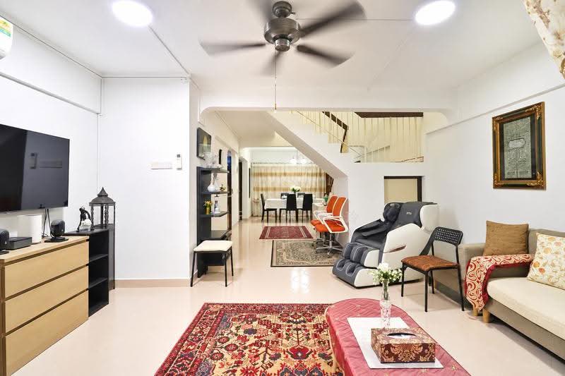 115 Bedok Reservoir Road, 115 Bedok Reservoir Road, Bedok / Upper East Coast, 4 Bedrooms, 1,593 sqft, HDB Flat For Sale, by Bee 林美玲, 500299652 - Living Room - PropertyGuru.com.sg