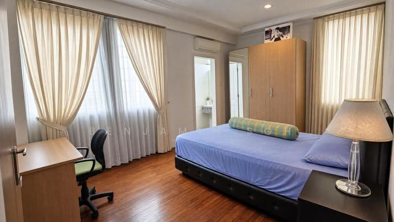 BAYSHORE AREA CORNER-TERRACE PRICED TO SELL, Lucky Heights, Lucky View, Lucky Rise, Jalan Remis, Evergreen Avenue, Jalan Kupang, Sennett Lane, Sennett Drive, Sennett Close, Parbury Avenue, Bedok / Upper East Coast, 7 Bedrooms, 4,000 sqft, Corner Terrace For Sale, by Benjamin Soh, 500299706 - Bedroom - PropertyGuru.com.sg