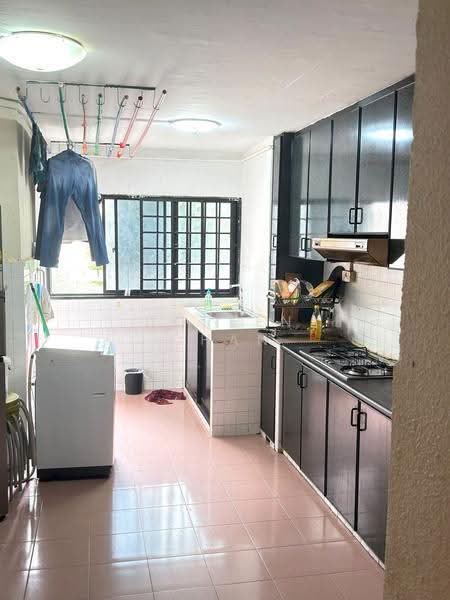 412 Jurong West Street 42, 412 Jurong West Street 42, Boon Lay / Jurong / Tuas, 3 Bedrooms, 1,130 sqft, HDB Flat For Sale, by Doreen Chan, 500299747 - Kitchen - PropertyGuru.com.sg