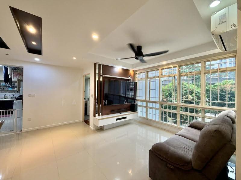 268A Compassvale Link, 268A Compassvale Link, Hougang / Punggol / Sengkang, 3 Bedrooms, 969 sqft, HDB Flat For Sale, by Fatin Amira, 500299820 - Living Room - PropertyGuru.com.sg