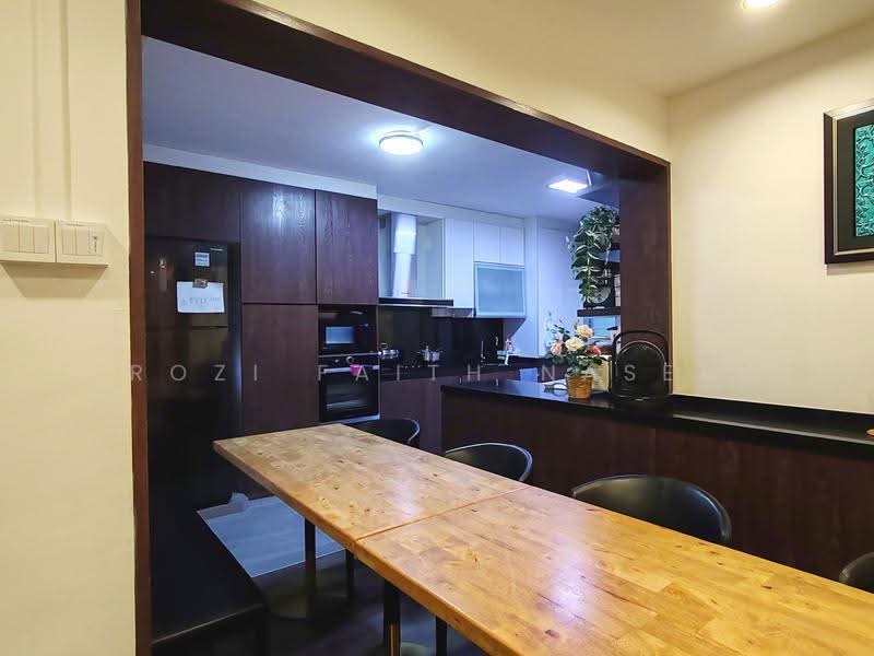 214 Choa Chu Kang Central, 214 Choa Chu Kang Central, Dairy Farm / Bukit Panjang / Choa Chu Kang, 4 Bedrooms, 1,528 sqft, HDB Flat For Sale, by Rozi Faith Naser, 500299838 - Kitchen - PropertyGuru.com.sg
