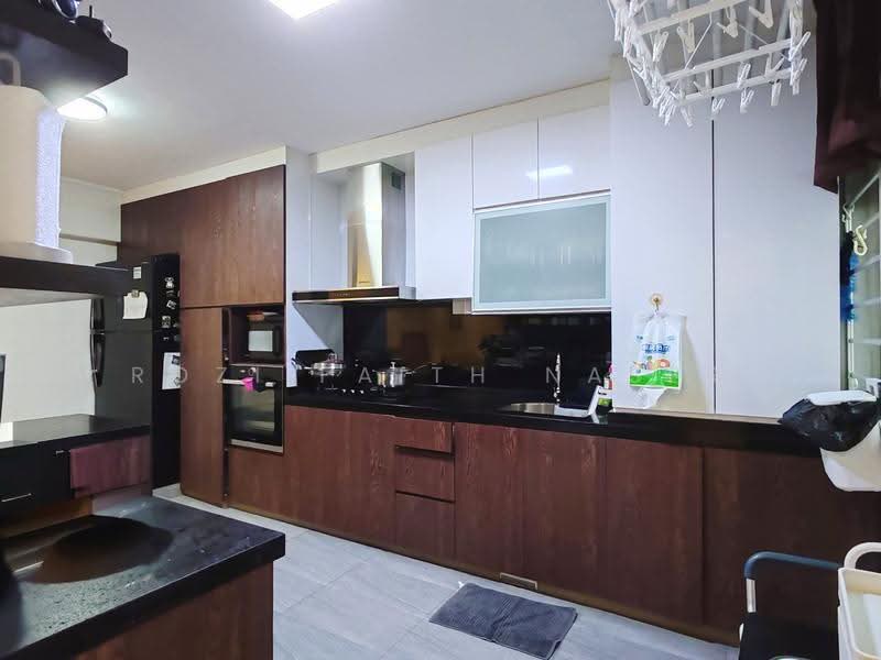 214 Choa Chu Kang Central, 214 Choa Chu Kang Central, Dairy Farm / Bukit Panjang / Choa Chu Kang, 4 Bedrooms, 1,528 sqft, HDB Flat For Sale, by Rozi Faith Naser, 500299838 - Kitchen - PropertyGuru.com.sg