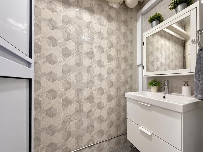 719 Jurong West Avenue 5, 719 Jurong West Avenue 5, Boon Lay / Jurong / Tuas, 4 Bedrooms, 1,572 sqft, HDB Flat For Sale, by Ethan Chong, 500299890 - Bathroom - PropertyGuru.com.sg