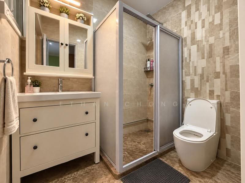 719 Jurong West Avenue 5, 719 Jurong West Avenue 5, Boon Lay / Jurong / Tuas, 4 Bedrooms, 1,572 sqft, HDB Flat For Sale, by Ethan Chong, 500299890 - Bathroom - PropertyGuru.com.sg