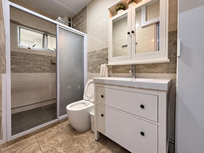 719 Jurong West Avenue 5, 719 Jurong West Avenue 5, Boon Lay / Jurong / Tuas, 4 Bedrooms, 1,572 sqft, HDB Flat For Sale, by Ethan Chong, 500299890 - Bathroom - PropertyGuru.com.sg