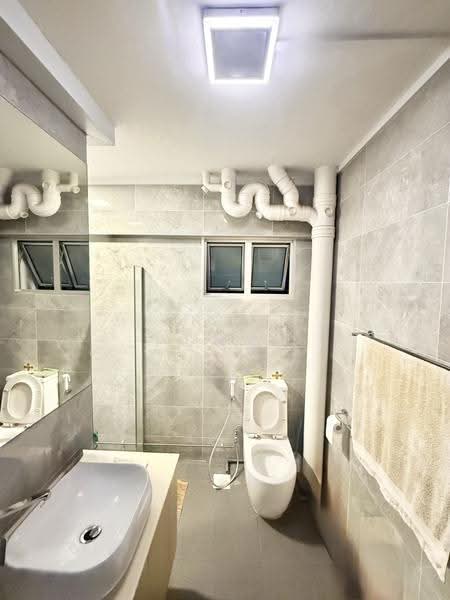 525 Serangoon North Avenue 4, 525 Serangoon North Avenue 4, Hougang / Punggol / Sengkang, 4 Bedrooms, 1,636 sqft, HDB Flat For Sale, by Zan Sim (沈瓒延), 500299898 - Bathroom - PropertyGuru.com.sg