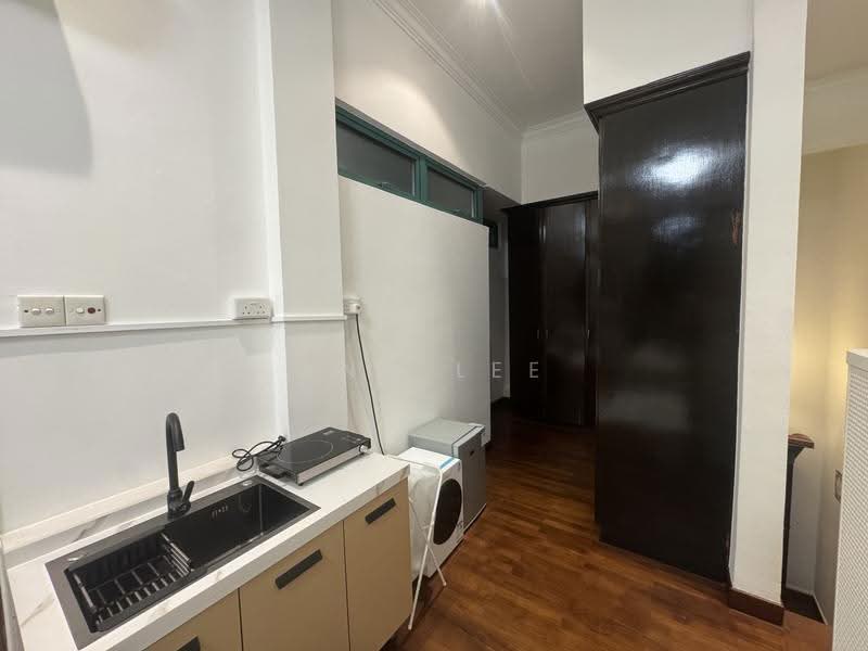 Kew Crescent, Upper East Coast Road, Bedok / Upper East Coast, Room Rental, 250 sqft, Terraced House For Rent, by Ann Lee, 500299907 - Kitchen - PropertyGuru.com.sg