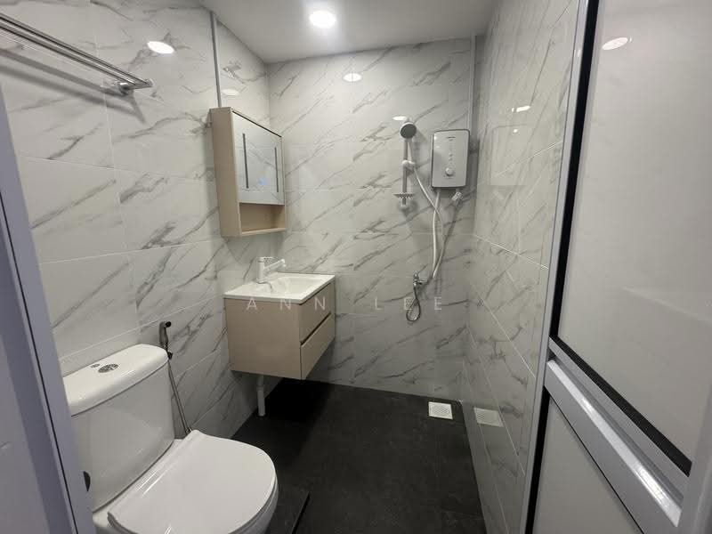 Kew Crescent, Upper East Coast Road, Bedok / Upper East Coast, Room Rental, 250 sqft, Terraced House For Rent, by Ann Lee, 500299907 - Bathroom - PropertyGuru.com.sg