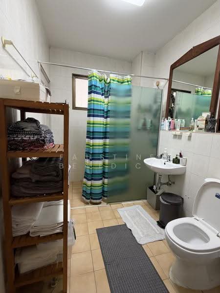 Soo Chow Walk, Ang Mo Kio / Bishan / Thomson, 4 Bedrooms, 3,000 sqft, Terraced House For Rent, by Faustine Benedict, 500299916 - Bathroom - PropertyGuru.com.sg